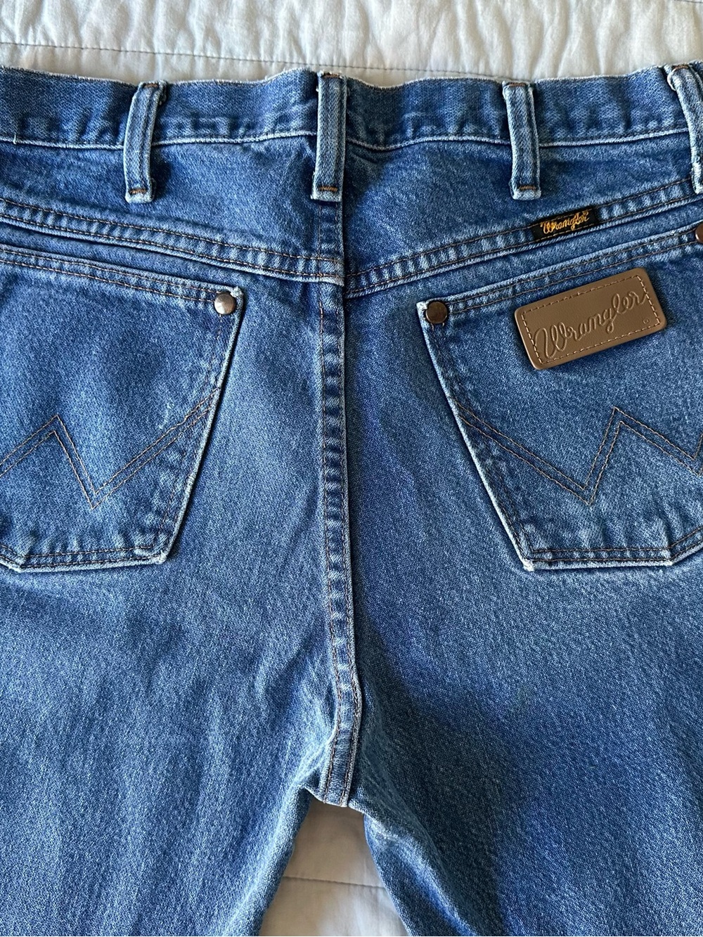 Vintage Wrangler High Rise Straight Leg Jeans | Medium Wash Western Denim